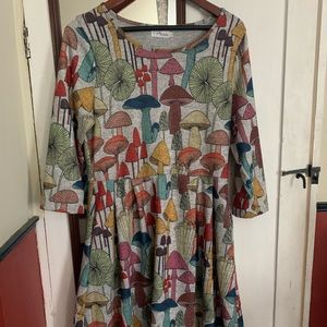 NWOT Knee length mushroom dress with pockets!